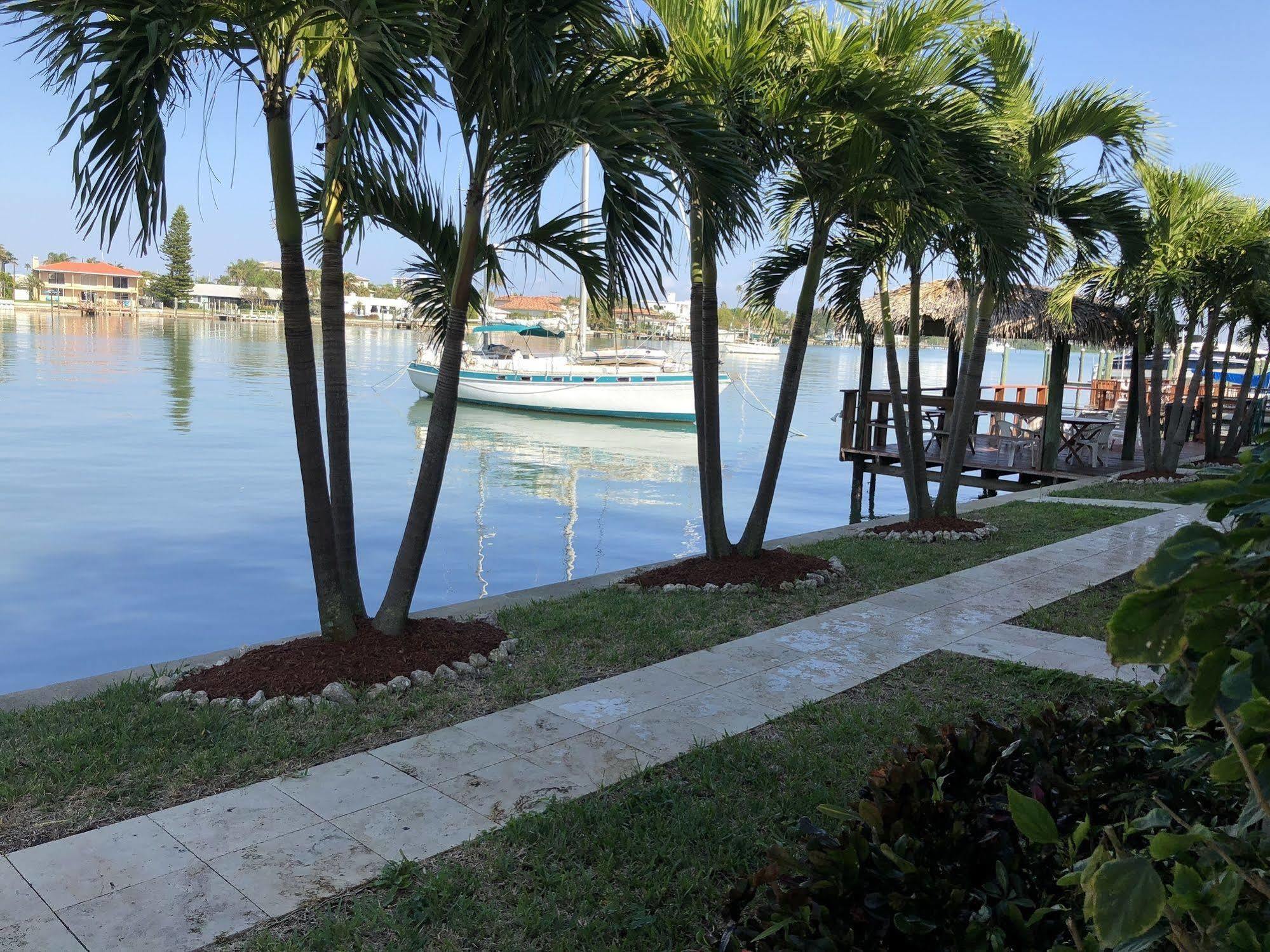 كليرووتر The Costal Hotel المظهر الخارجي الصورة